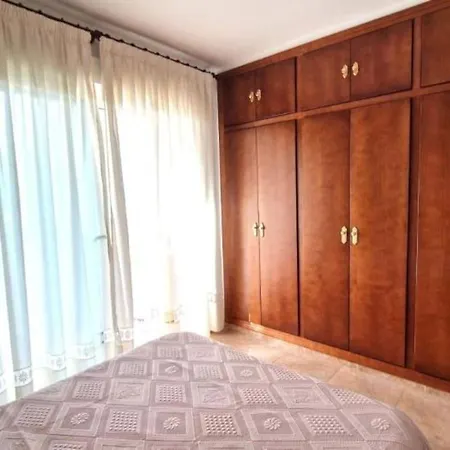 3 Bed Av Corbusier *