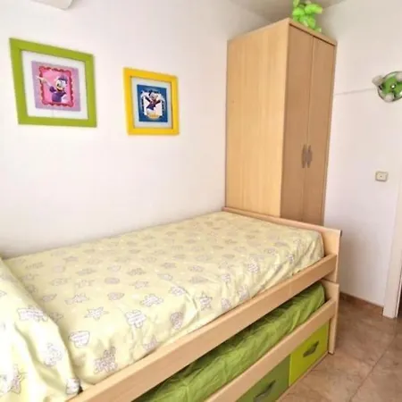3 Bed Av Corbusier Apartment